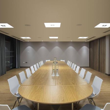 Отель Courtyard By Marriott Edinburgh West Экстерьер фото