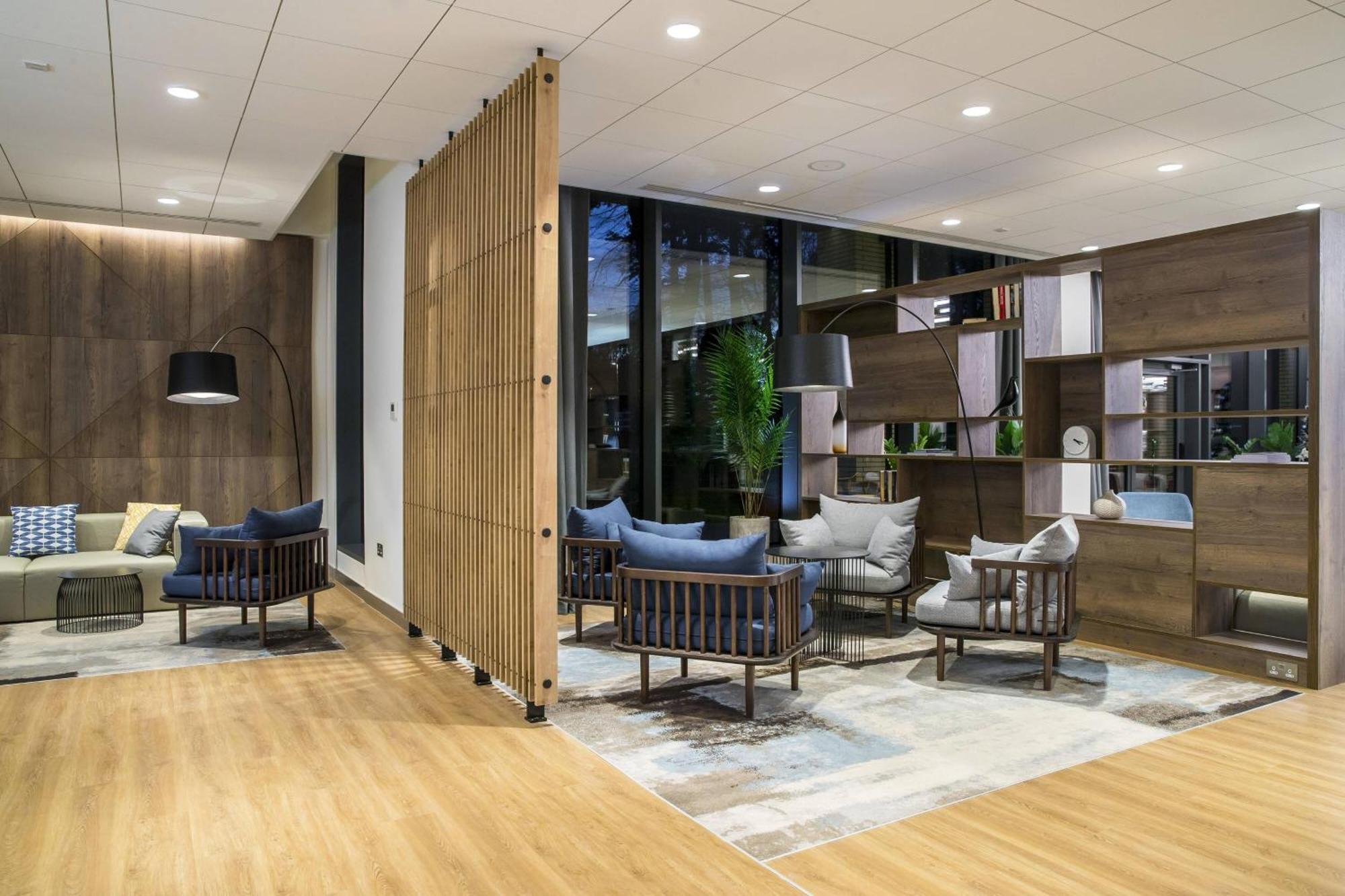 Отель Courtyard By Marriott Edinburgh West Экстерьер фото