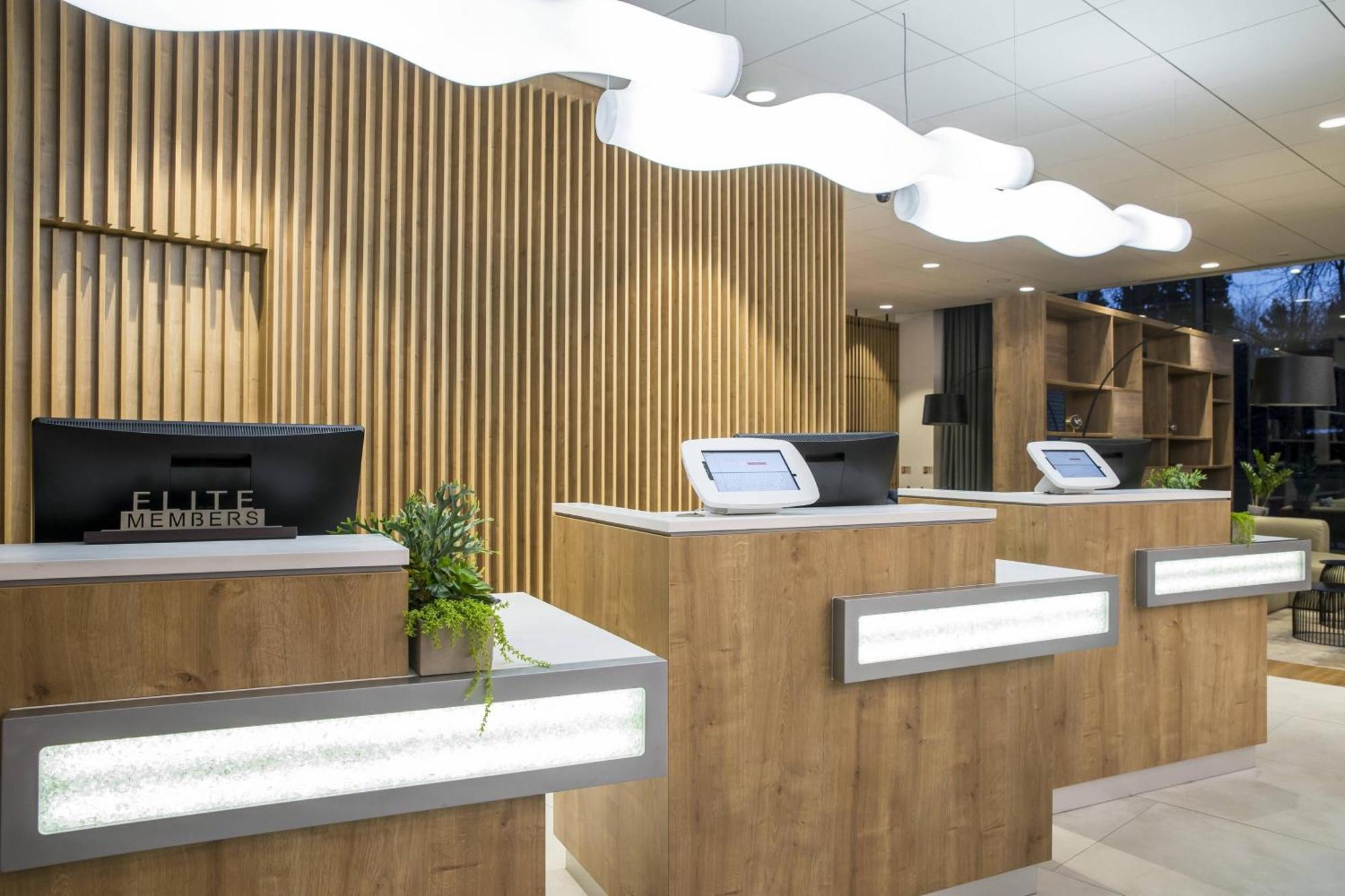 Отель Courtyard By Marriott Edinburgh West Экстерьер фото